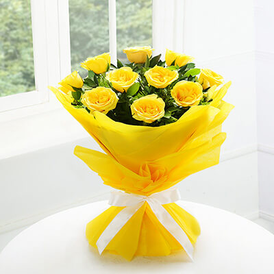 10 Yellow Roses